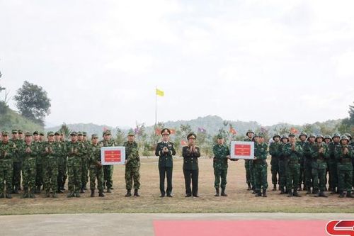 Giao lưu hữu nghị quốc phòng biên giới Việt Nam - Lào lần thứ hai: Diễn tập liên hợp đánh bắt tội phạm qua biên giới