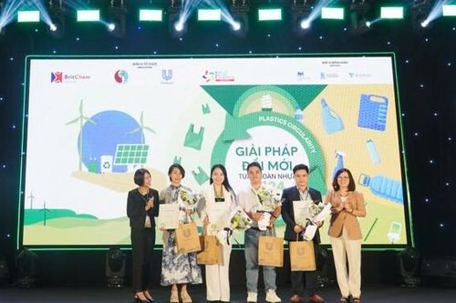 3SR - Green Mini mart được trao chứng nhận TOP 20 giải pháp đổi mới tuần hoàn nhựa của năm 2024