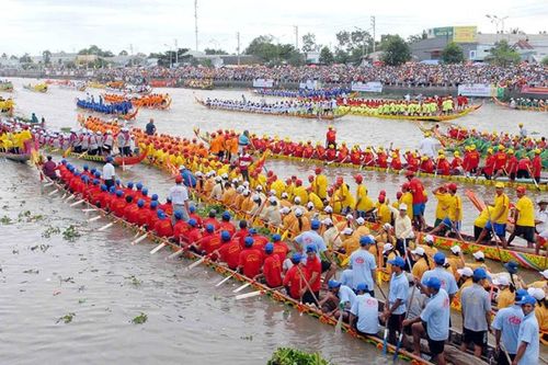 Nhiều hoạt động đặc sắc trong Lễ hội Oóc Om Bóc - Đua ghe Ngo Sóc Trăng