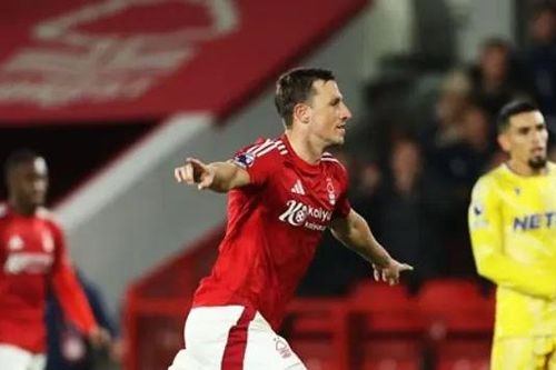 Nottingham leo lên vị trí thứ 8 trên BXH Ngoại hạng Anh