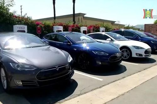Mỹ điều tra hệ thống điều khiển xe tự lái của Tesla