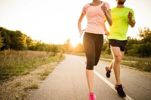 Vì sao chạy bộ quá sức có thể bị suy thận?