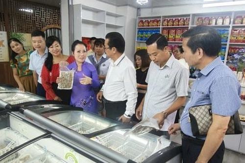 Khai trương Khu trưng bày, giới thiệu sản phẩm OCOP Quảng Ninh và tổ hợp nhà hàng trải nghiệm sản phẩm OCOP