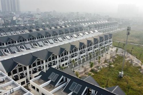 Giảm giá bán biệt thự, nhà liền kề đến 3 tỷ đồng vẫn 'ế dài'