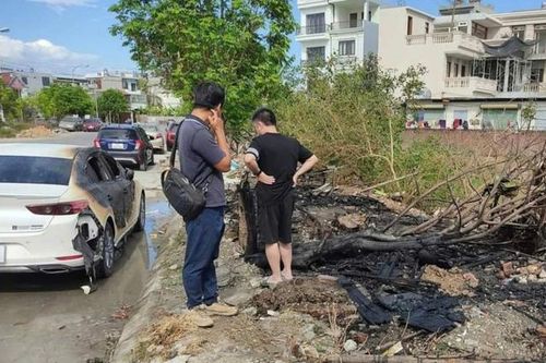 Vụ đốt rác ven đường làm cháy ô tô, ai phải đền bù thiệt hại?