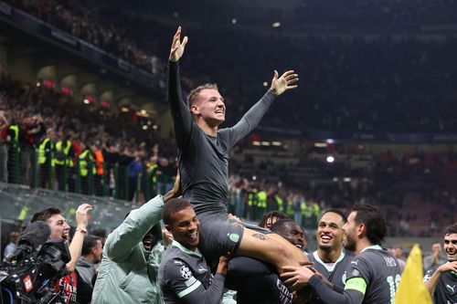 Tiền đạo sinh năm 2008 làm nên lịch sử ở Champions League