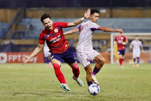 Đừng để bóng chết phá hủy V.League