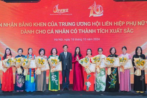 Tổng giám đốc Hanel Bùi Thị Hải Yến được vinh danh dịp 20/10