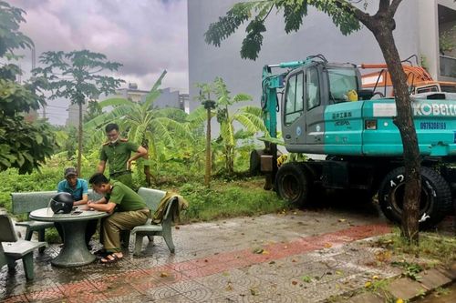 'Uống' trộm 200 lít dầu
