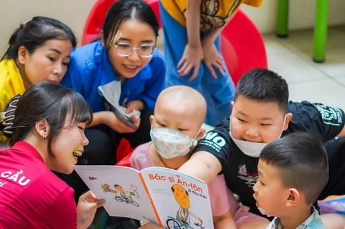Sách - 'Liều thuốc' giảm đau cho bệnh nhi