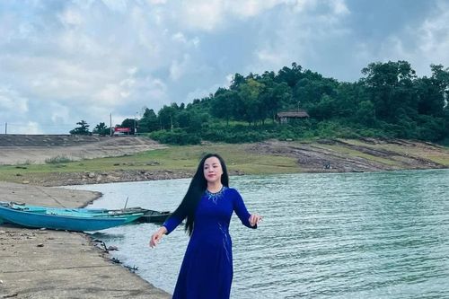 NSƯT Tố Nga đắm say với 'Tình ta Hà Tĩnh'