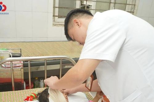 Trẻ bỏng nặng do nghịch lửa