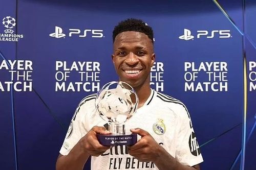 Lập hat-trick, Vinicius được tôn vinh, chờ ngày nhận giải Quả bóng vàng
