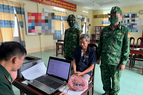 Bắt giữ đối tượng vận chuyển trái phép cần sa khô từ Campuchia về Việt Nam