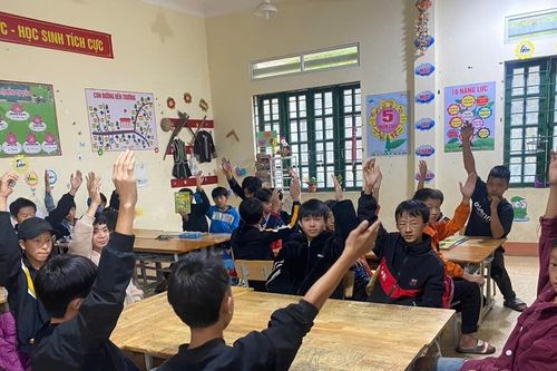 Đẩy mạnh tuyên truyền giảm thiểu tảo hôn, hôn nhân cận huyết thống cho học sinh Sa Pa