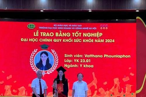 Đại học KD&CN Hà Nội tổ chức Lễ trao bằng tốt nghiệp cho 295 tân bác sĩ, tân dược sĩ, tân cử nhân khối ngành sức khỏe