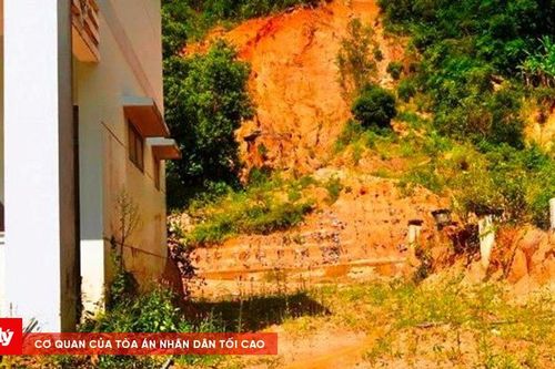 Quảng Ngãi: Nhiều trụ sở cơ quan ở huyện Sơn Tây bị đe dọa bởi sạt lở núi