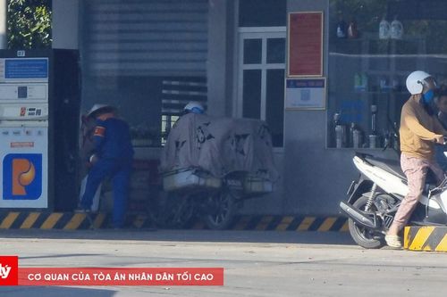 Vắng bóng lực lượng chức năng trước những chuyến xe mang 'bom xăng' tung hoành tại Móng Cái