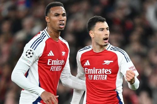 Arsenal thắng nhọc Shakhtar trước đại chiến với Liverpool