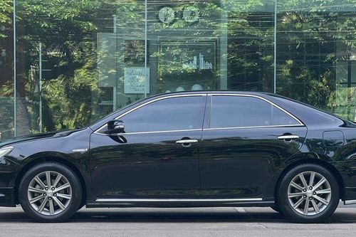 Ngân hàng chuẩn bị đấu giá xe Camry 300 triệu, Innova khởi điểm chỉ 100 triệu