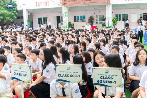 Trường THCS - THPT Newton Hà Nội 'bội thu' giải thưởng trong kỳ thi HSG cấp quận
