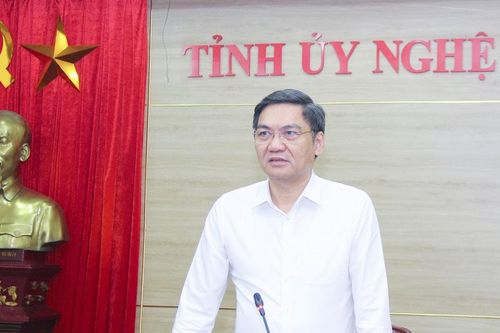 Phó Bí thư Thường trực Tỉnh ủy Nghệ An: Nâng cao trách nhiệm cán bộ, đảng viên tham gia mạng xã hội