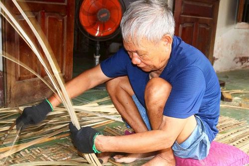 Bền bỉ nghề đan lát ở Đà Lam