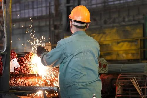 Đảm bảo cạnh tranh công bằng giữa thép nhập khẩu và sản xuất trong nước