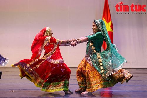 Khám phá nét đẹp văn hóa truyền thống múa dân gian Ấn Độ Rajasthan