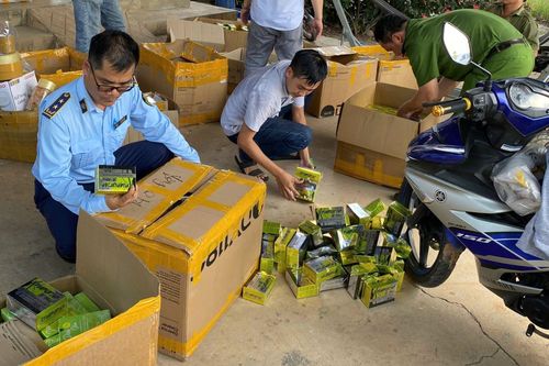 Triệt phá 2 điểm kinh doanh trên nền tảng số, thu giữ hơn 3.680 sản phẩm