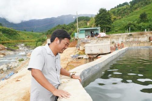 Anh nông dân 'phát tài' nhờ nuôi cá ngoại quốc theo cách lạ cứ thế kiếm 22 tỷ đồng