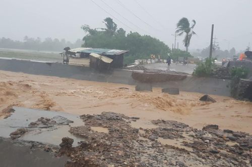 Bão Trà Mi tràn vào Philippines gây lũ lụt nghiêm trọng, 382.000 người bị ảnh hưởng