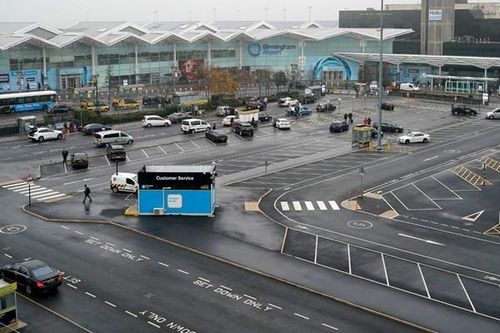 Anh: Sân bay Birmingham phải sơ tán vì xuất hiện xe khả nghi