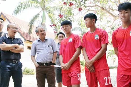 Vì bóng đá Việt Nam, bầu Đức gấp rút cho HAGL triển khai chiến lược mới