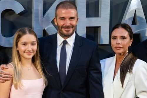 Vợ David Beckham 'dị ứng' kiểu áo này nhưng con gái lại mặc mọi nơi