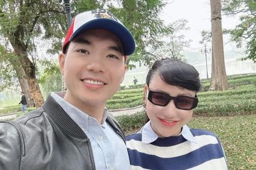 Vợ đại gia hơn 15 tuổi của Trương Nam Thành hiếm hoi lộ diện, nhan sắc gây chú ý