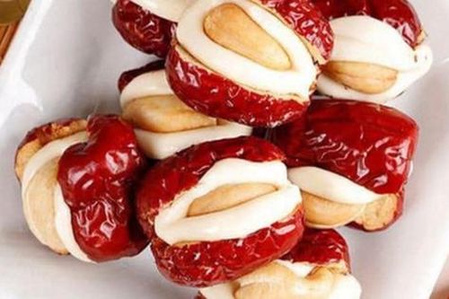 Sữa lạc đà trong kẹo táo đỏ đang hot hiện nay tốt cho sức khỏe như thế nào?