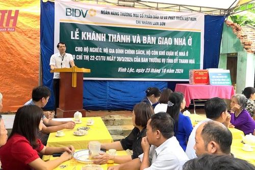 Vĩnh Lộc bàn giao nhà ở theo Chỉ thị số 22 của Ban Thường vụ Tỉnh ủy