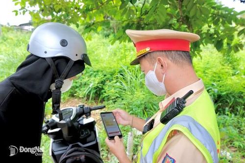 'Cách mạng' giao thông từ công nghệ số Bài 2: Sử dụng nhiều app hỗ trợ giao thông