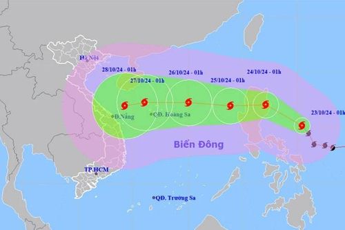 Bão Trà Mi liên tục tăng cấp trước khi vào Biển Đông