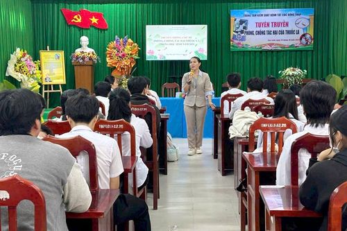 Quan tâm chăm sóc sức khỏe học sinh và giữ gìn không gian xanh - sạch - đẹp