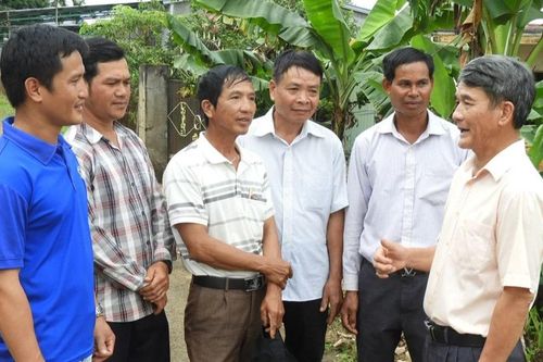Hạt nhân chính trị ở khu dân cư