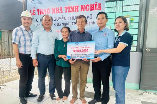 Hội Doanh nhân trẻ Khánh Hòa tặng căn nhà tình nghĩa thứ 16