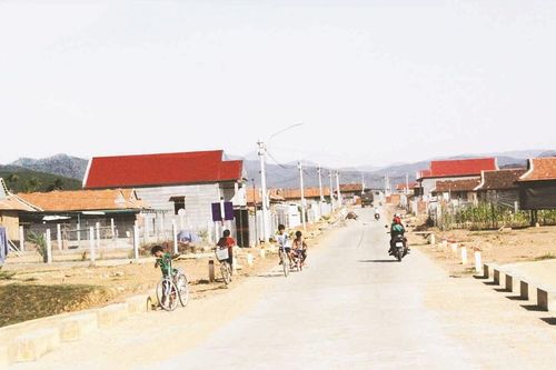 Về thăm ngôi làng đồng bào dân tộc thiểu số kiểu mẫu