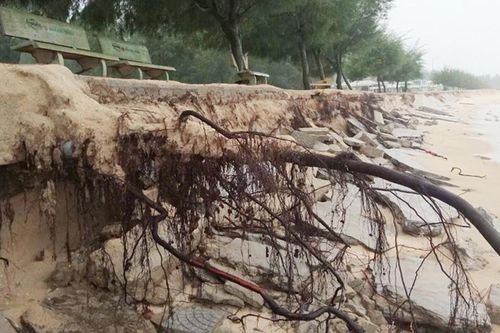 Thừa Thiên - Huế: Công bố tình huống khẩn cấp về thiên tai, sạt lở bờ biển