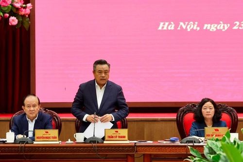 Hoàn thiện và triển khai thực hiện quy hoạch khu vực ngoài đê sông Hồng, sông Đuống nhằm tạo bước đột phá về phát triển đô thị