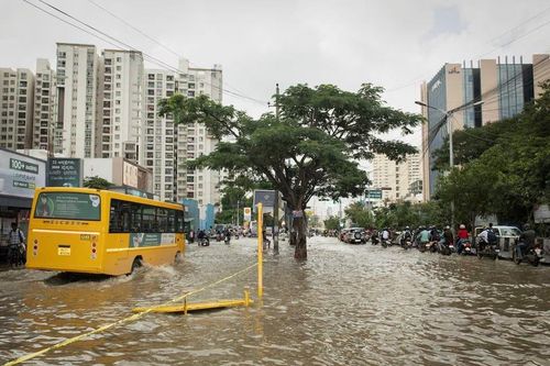 Thủ phủ công nghệ Bengaluru của Ấn Độ ngập nước sau mưa lớn