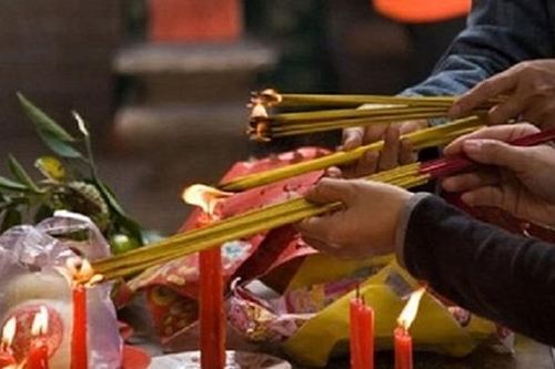 Xem bói rồi bịa chuyện lễ giải hạn để chiếm đoạt tài sản