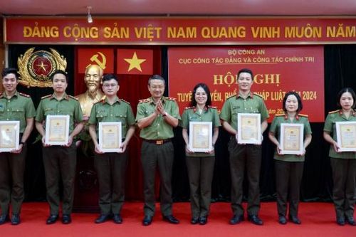 Tuyên truyền, phổ biến pháp luật nâng cao hiệu quả công tác chính trị tư tưởng