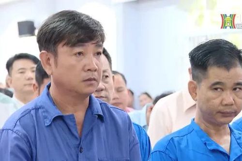 Tuyên án 61 bị cáo mua bán văn bằng chứng chỉ giả